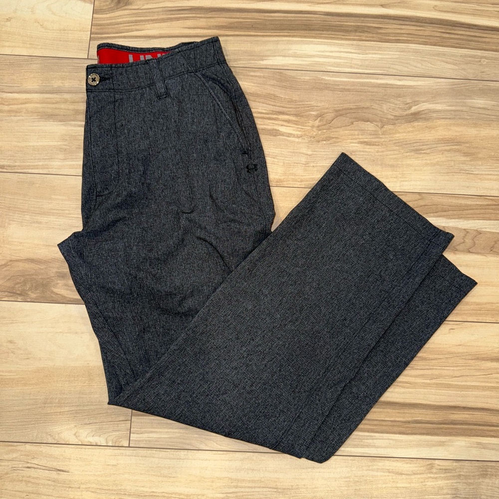 Under Armour Men’s Golf Pants Size 34/30 like new (replacement button)